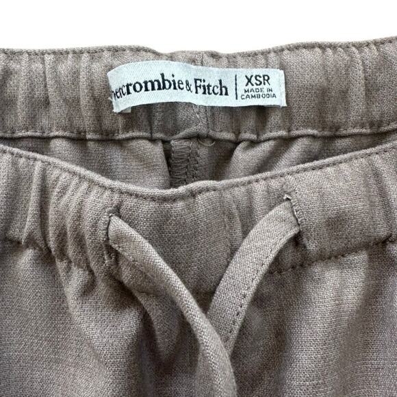 Abercrombie & Fitch Sloan Tailored Pull-On Pant in Sand XSR - Picture 4 of 7